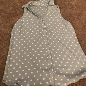 NWOT Polka dot sleeveless Express portofino blouse